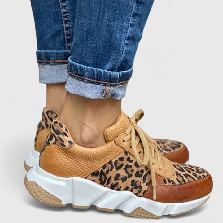 Eleganckie buty damskie skórzane amortyzowane ze wzorem panterka