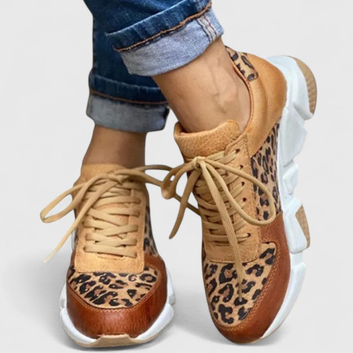 Eleganckie buty damskie skórzane amortyzowane ze wzorem panterka