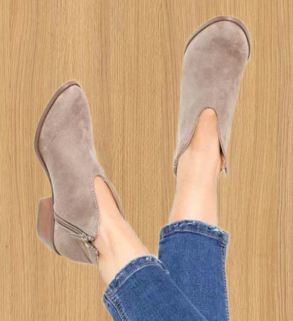 Botins de senhora em pele com salto bloco elegantes e confortáveis para a primavera clássicos