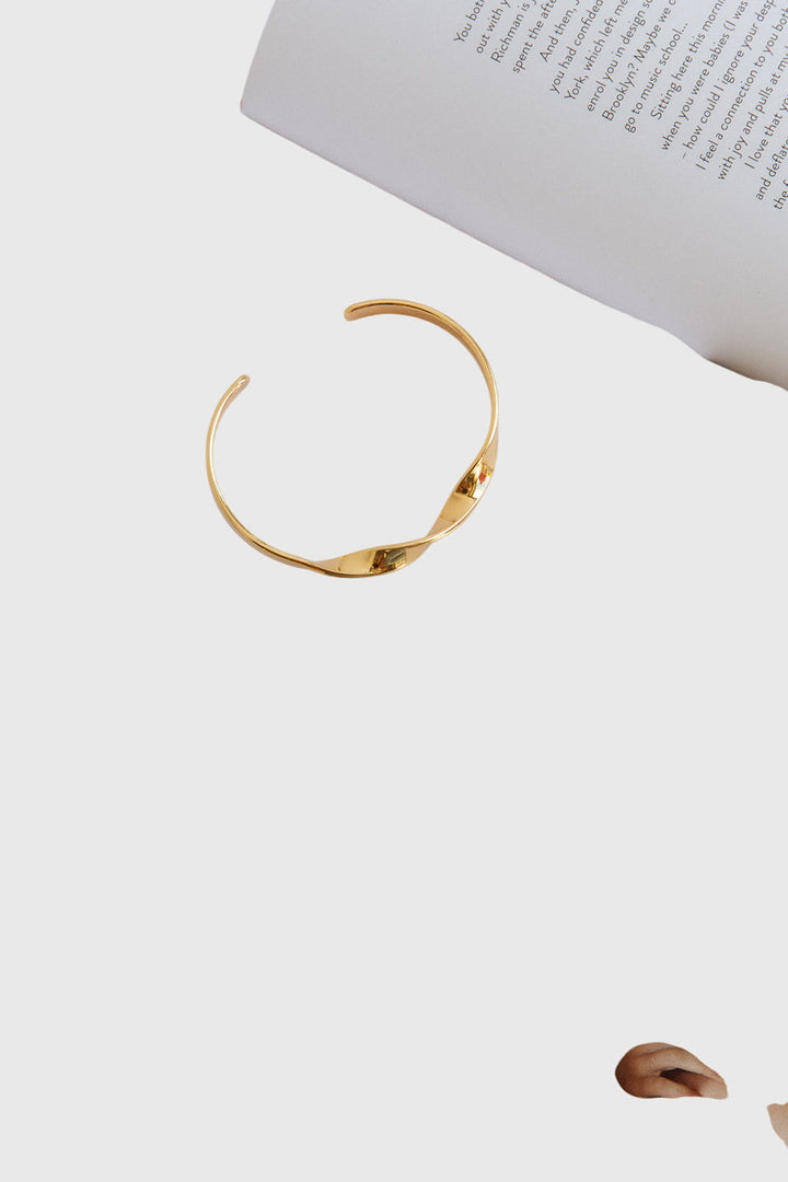 Pulseira feminina rígida banhada a ouro deslizante de outono