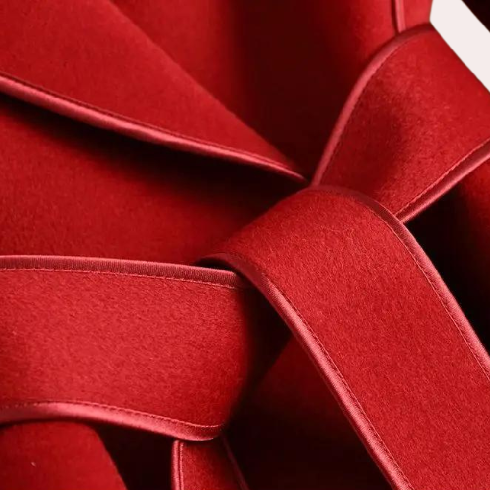 Płaszcz damski wełniany na wiosnę – elegancki długi płaszcz damski z wełny z paskiem