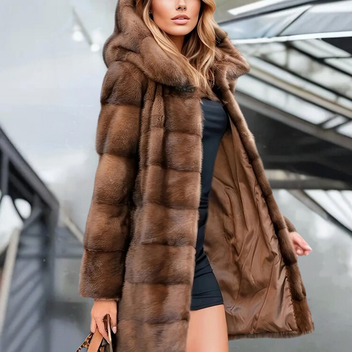 Karolina - Modna kurtka damska ze stylową bluzą z kapturem