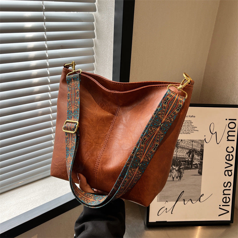 Torebka damska skórzana crossbody vintage wiosenna na ramię stylowa