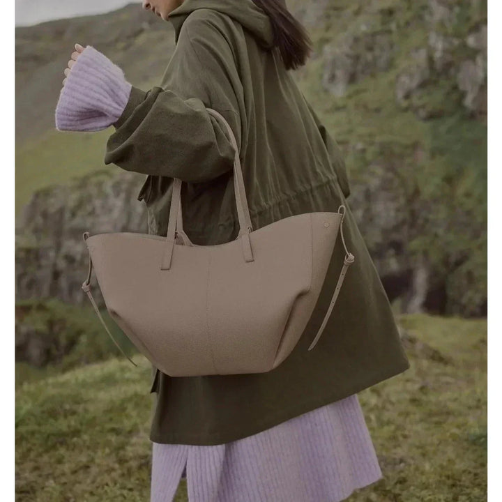 Damska torba skórzana pojemna shopper na laptopa jesienna do pracy