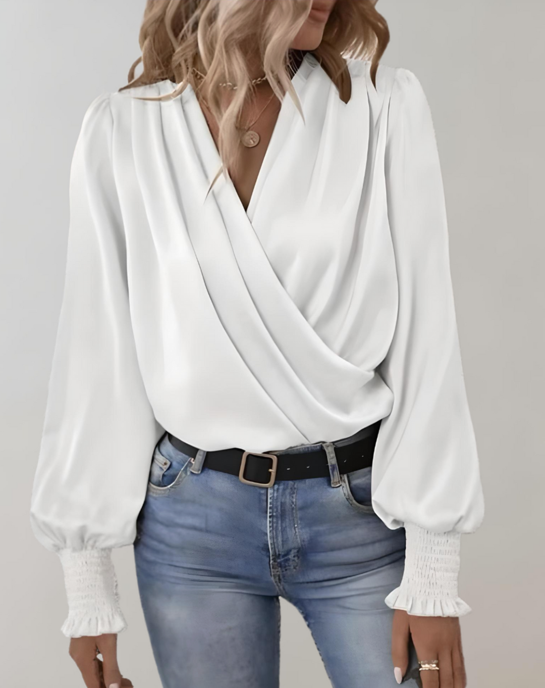 Bluzka damska satynowa na lato z długim rękawem i eleganckim dekoltem V-neck