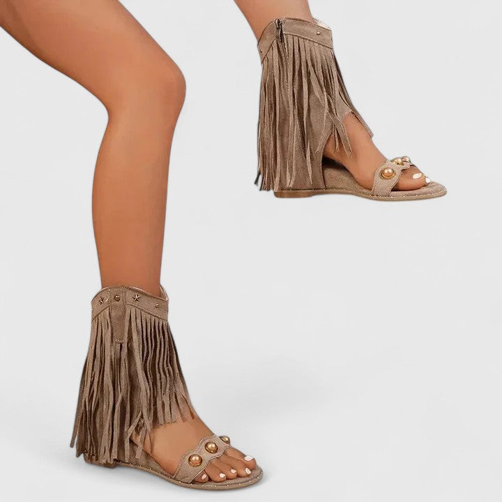 Eleganckie sandały damskie skórzane na obcasie z paskami w stylu boho na lato