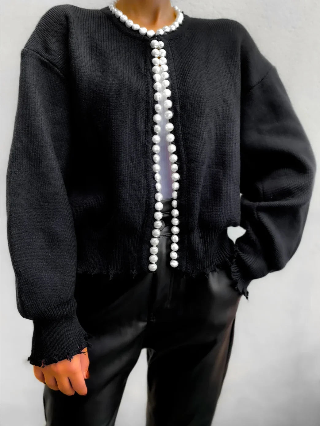 Curto trench coat feminino com mangas compridas elegantes