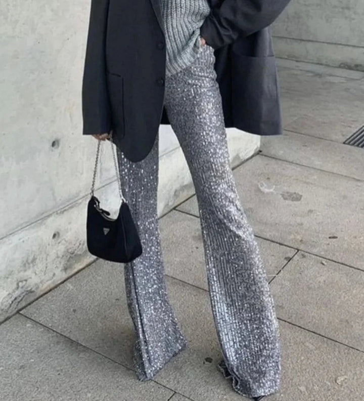 Curto trench coat feminino com mangas compridas elegantes