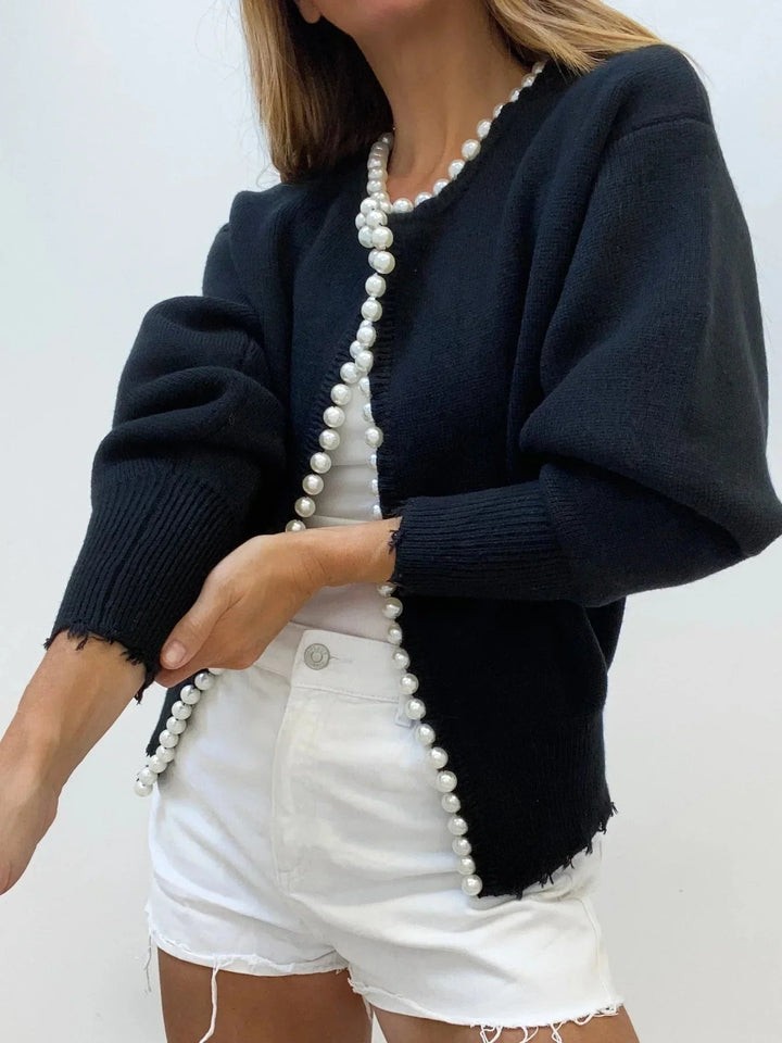 Kardigan damski z dzianiny z perłową lamówką – elegancki sweter na jesień