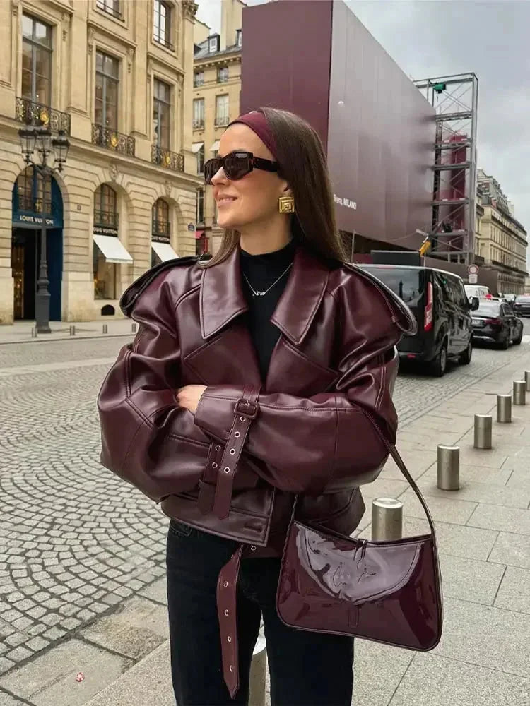 Krótki płaszcz damski typu trench z paskiem elegancki płaszcz przejściowy na jesień