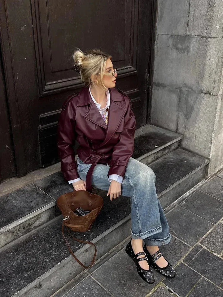 Krótki płaszcz damski typu trench z paskiem elegancki płaszcz przejściowy na jesień