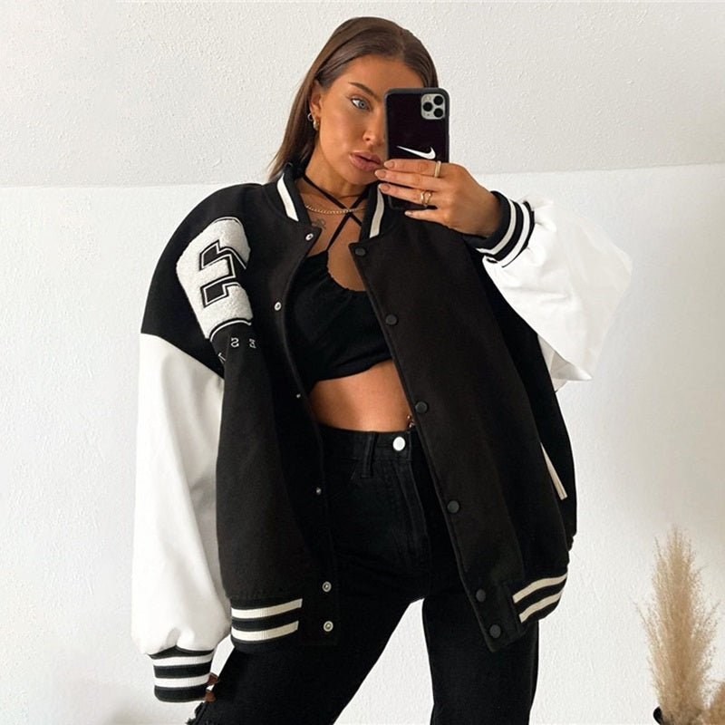 Kurtka bejsbolówka damska varsity oversize flauszowa z ekoskórą jesienna