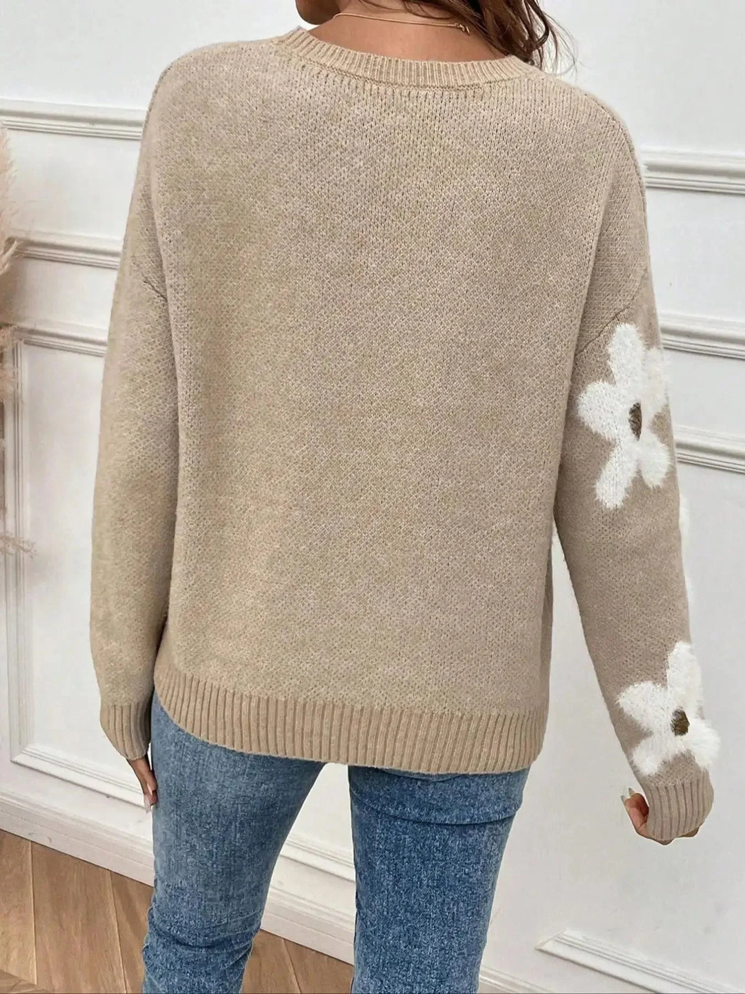 Sweter damski z dzianiny z okrągłym dekoltem i kwiatowym wzorem na jesień casualowy