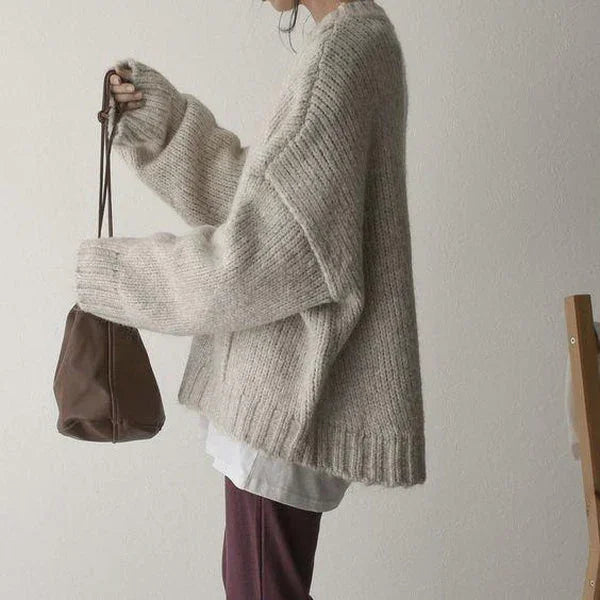Sweter damski oversize z grubej dzianiny wełnianej z okrągłym dekoltem ciepły na jesień