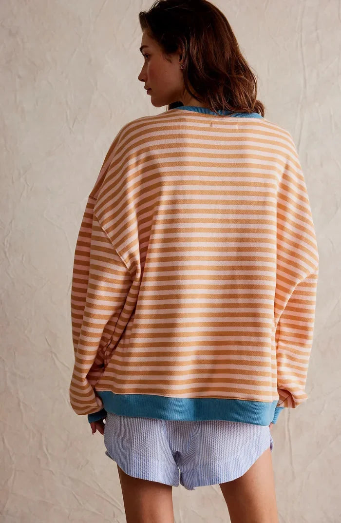 Sweter damski w paski z lekkiej dzianiny o luźnym kroju na jesień casualowy