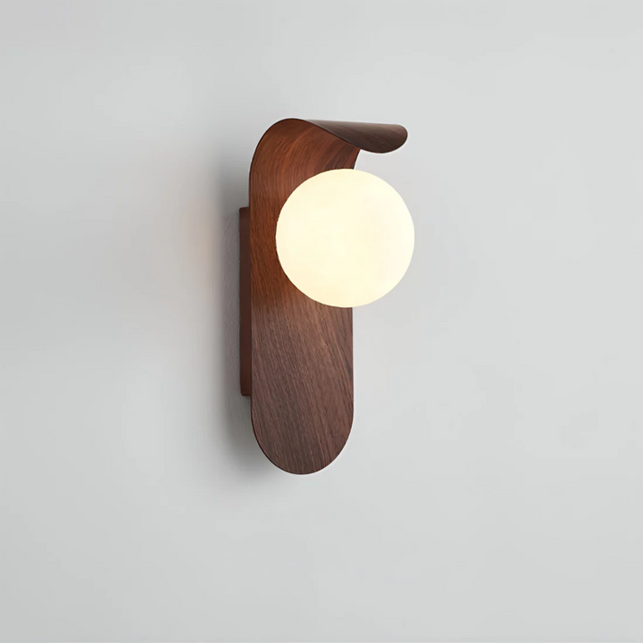 Kinkiet LED ścienny kulisty z drewnopodobnym wykończeniem do salonu 13x25cm